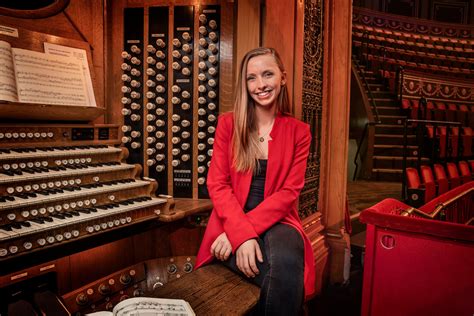 Anna lapwood - Sep 28, 2023 · Anna Lapwood - the Taylor Swift of classical music, as she has been nicknamed - has become one of the world's most famous organists. She is 28, and tonight the entire building in question is the ... 